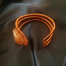 Bracelet cabochon cornaline-cuivre verni et cornaline-42 euros-envoi possible