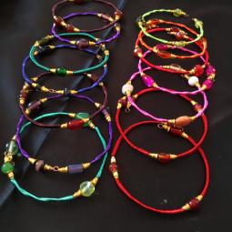 Bracelet simple mémoire de forme-cuivre verni, perles de métal et verre-7 euros la pièce ou 20 euros les 3-envoi possible