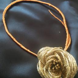 Collier rose dorée-perles de rocaille et cuivre verni-55 euros-envoi possible