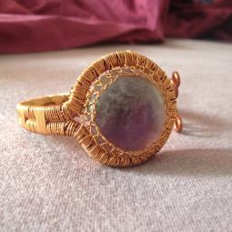 Bracelet Amethyste-cuivre verni, améthyste-rigide, adaptable à plusieurs tailles de poignet-42 euros